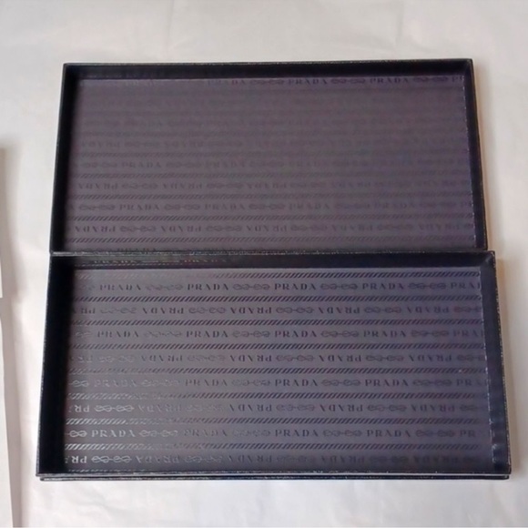 Authentic Prada Wallet With Box - Picture 10 of 10
